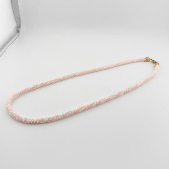 Vintage Pink White Beaded Rope Necklace Gold‎ Tone Filigree Clasp Handmade - Picture 6 of 11